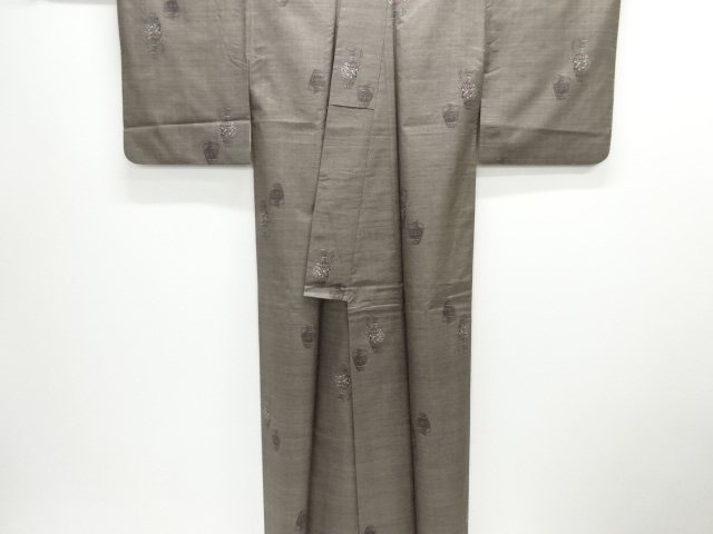  水瓶模様織り出し本場泥大島紬着物(7マルキ)